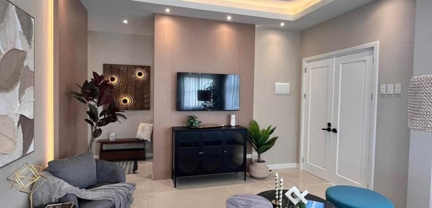 Hermoso – Royal Palms Bohol